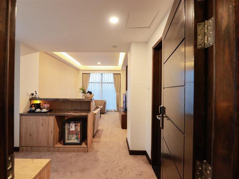 Hlaine Tet Hotel Янгон Екстер'єр фото